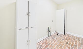 501 Fairview Ave, Abbeville, LA 70510