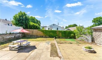 203 Farmington Ave, Cranston, RI 02920