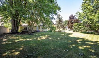 3 Carleton Ct, Amherst, NY 14221
