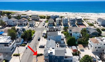 214 Iroquois Ave, Beach Haven, NJ 08008