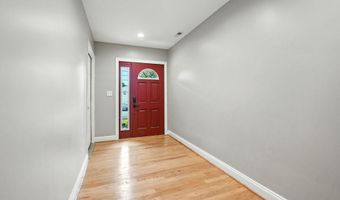 2134 S LOWELL St, Arlington, VA 22204