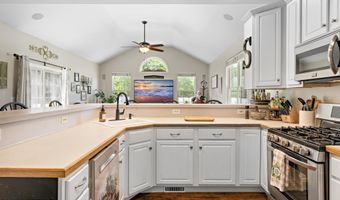 28 Hannah Lee Rd, Barnegat, NJ 08005