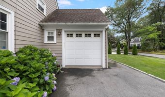 221 Trinity St, Warwick, RI 02886
