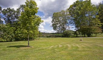 213 Patterson Creek Dr, Alderson, WV 24910