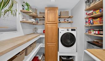48 6th St, Bangor, ME 04401