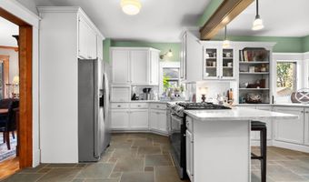 815 Midway Dr, Auburn, IN 46706