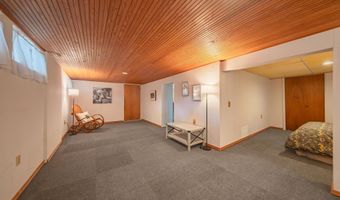 2104 S Circle Dr, Ann Arbor, MI 48103