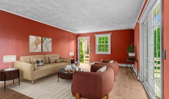 43 Peckham Pl, Bristol, RI 02809