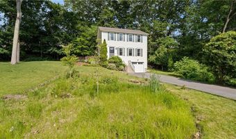 28 Narragansett Rd, Cumberland, RI 02864