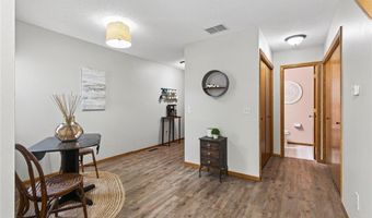 5325 Highpointe Ter, Bloomington, MN 55437