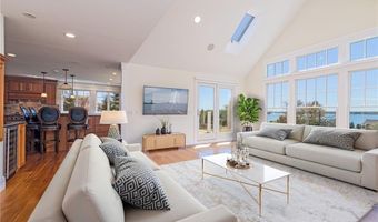 30 Bonnet View Dr, Jamestown, RI 02835