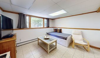 24 Hillside Cir, Brookfield, CT 06804
