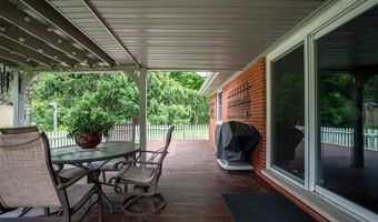 9404 River Rd, Algonac, MI 48001