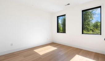 6921 GRANBY St, Bethesda, MD 20817