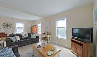 36 Dixon St, Newport, RI 02840