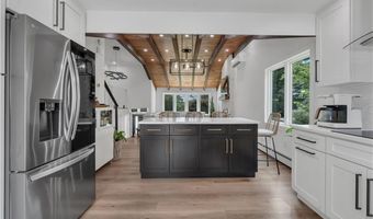 1067 Great Rd, Lincoln, RI 02865
