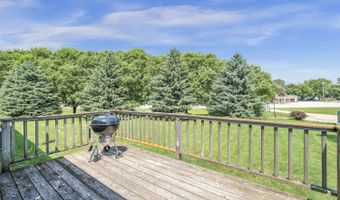 424 Emerald Dr, Arnolds Park, IA 51331