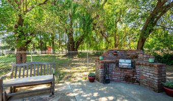 5609 Shady Ln, Anderson, CA 96007
