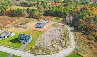 95 Fieldstone Dr, Augusta, ME 04330