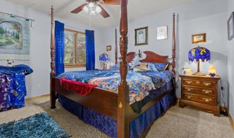 2007 Oakridge Dr, Ava, MO 65608