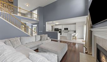 621 Lake Cornish Way, Algonquin, IL 60102