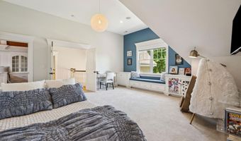 1 Willowbrook Ct, Bedford, NH 03110