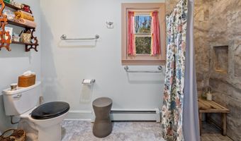 303 Beacon Hill Dr, Cheshire, CT 06410