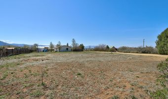 34 Dos Carpinteros Rd, Arroyo Seco, NM 87514