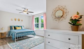 9 Silent Pl, Asheville, NC 28806