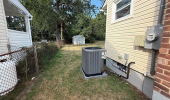 32 Penndale Dr, Amityville, NY 11701