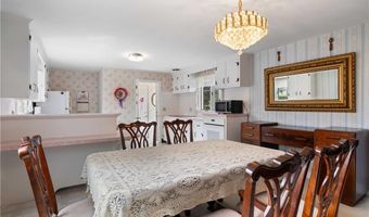 36 Willow Ave, Middletown, RI 02842