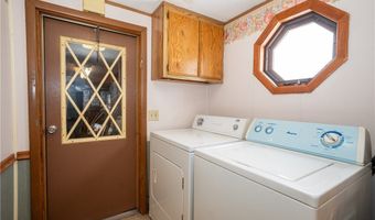 21 Golden Pond, Akron, NY 14001