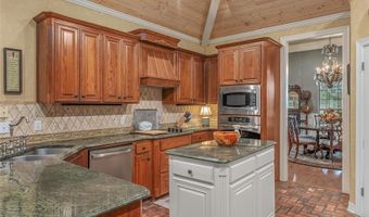 400 Crouch Rd, Benton, LA 71006