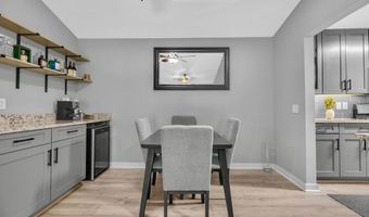 655 BURTONS COVE Way 14, Annapolis, MD 21401