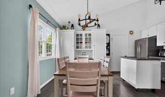 50 Meadow Ln, Albany, NY 12208