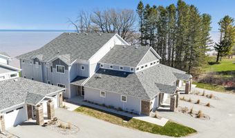 2622 LAKE St, Algoma, WI 54201