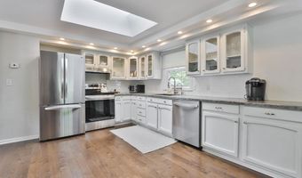9 Edinburgh Dr, Bedford, NH 03110