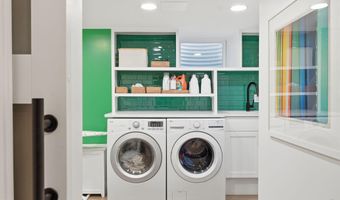 5902 WILSON Ln, Bethesda, MD 20817