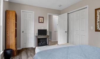 121 Lewis Burnett Dr, Boiling Springs, SC 29316
