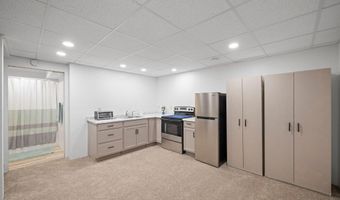 904 Elm St, Auburn, IN 46706