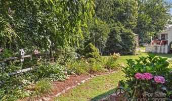 2 Westminster Dr, Asheville, NC 28804