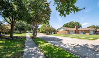 6108 Jennings Dr, The Colony, TX 75056