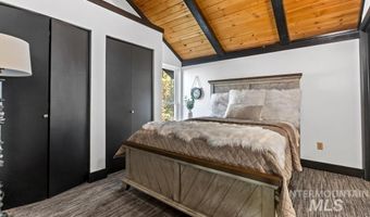 1717 Pine Lakes Ranch Dr, Cascade, ID 83611