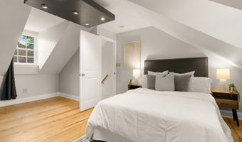 147 W HILL St, Baltimore, MD 21230