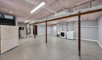 52 Clubhouse Dr, Bourne, MA 02532
