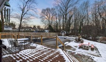 566 Morley Ct, Belford, NJ 07718