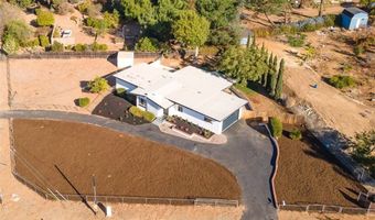 1060 Hamilton Ln, Escondido, CA 92029