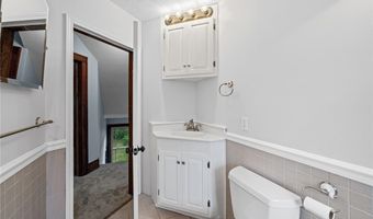 957 Cleveland Ave, Amherst, OH 44001