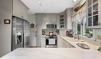 23 Spring St, Chester, CT 06412