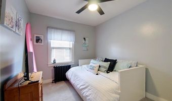 28 Narragansett Ave 1, Newport, RI 02840